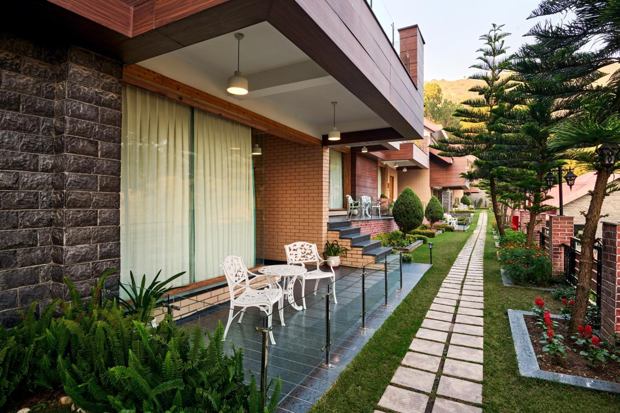 Отель Deventure Shimla Hills Kandaghat Экстерьер фото